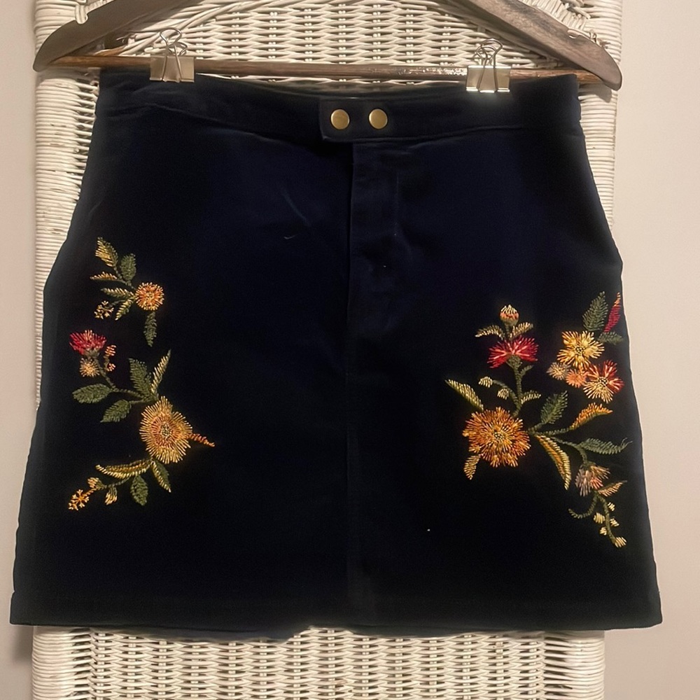 Mossimo Supply Co size 6 navy blue skirt